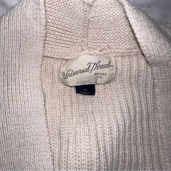 Universal Thread - Picture 3 of 3